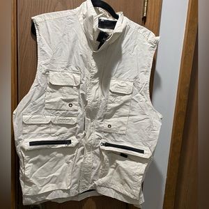 FIELDMASTER Multi Pocket Lightweight Water Resistant Sports Fishing Vest medium
